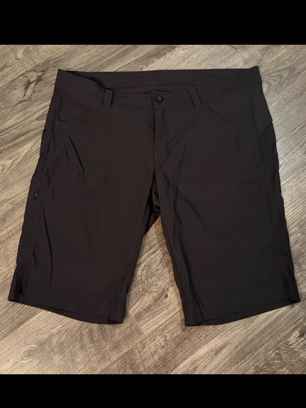 MEC shorts women’s black Bermuda style hiking outdoors wear
